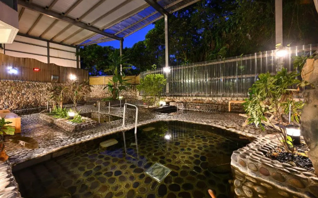 CT Green Bay Hot-Spring Hotel