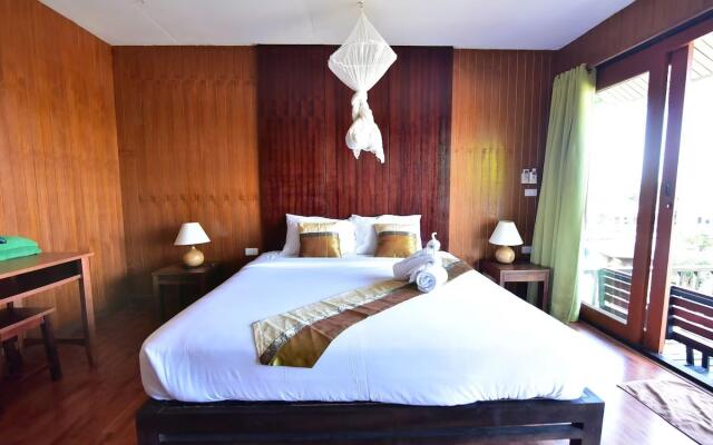 Koh Ngai Thanya Beach Resort Hotel