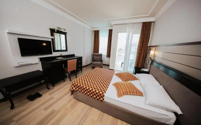 Отель Rox Resort