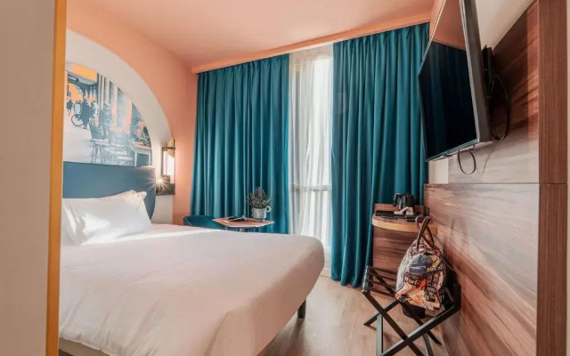 Отель Mercure Bologna Centro