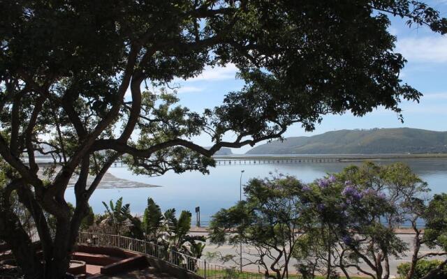 Phoenix Lodge and Waterside Accommodation