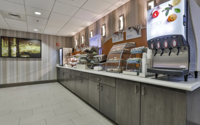 Holiday Inn Express Boston North-Woburn by IHG