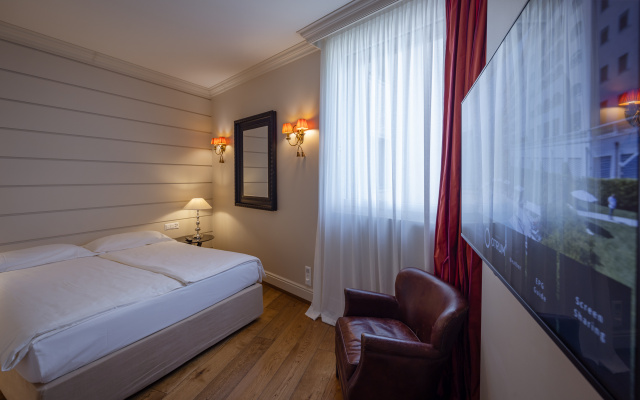 Resort Collina d'Oro, Starhotels Collezione