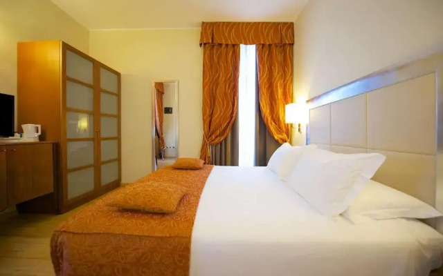 Best Western Crystal Palace Hotel