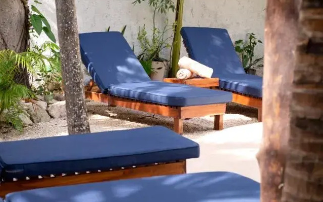 Sonido Del Mar Hotel and Yoga Loft