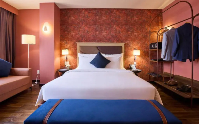 KiN Hotel Ly Tu Trong Edition