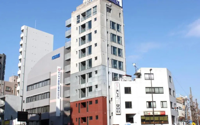 Livemax Budget Korakuen Hotel