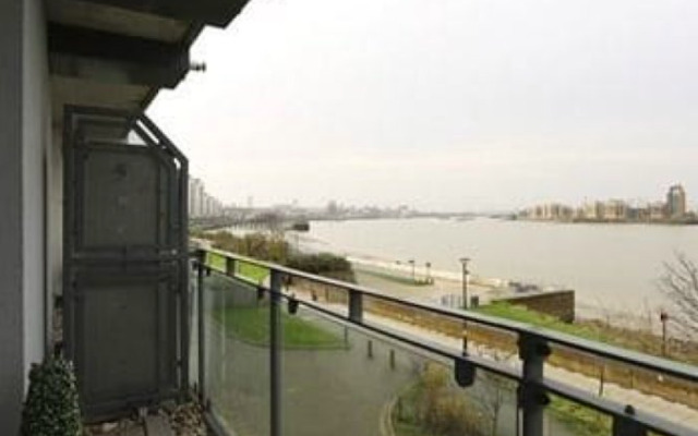 Exclusive Riverview Apartment