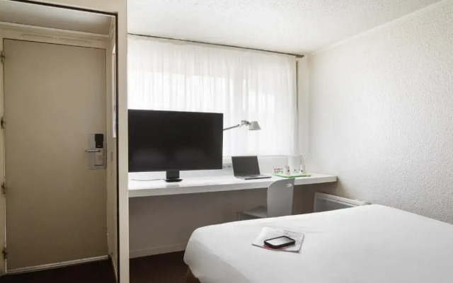 Campanile Morangis Orly Hotel