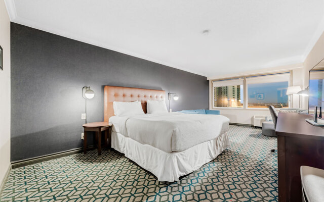 Wyndham Grand Fallsview Hotel