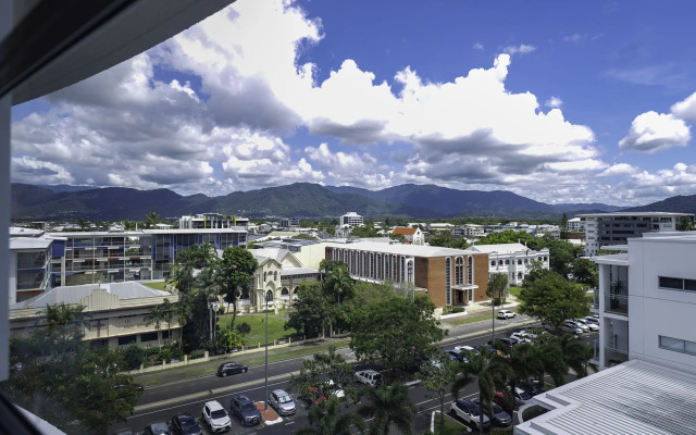 DoubleTree by Hilton Hotel Cairns