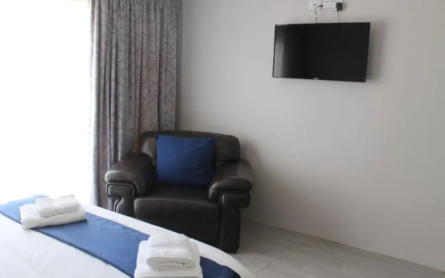 Phoenix Lodge and Waterside Accommodation