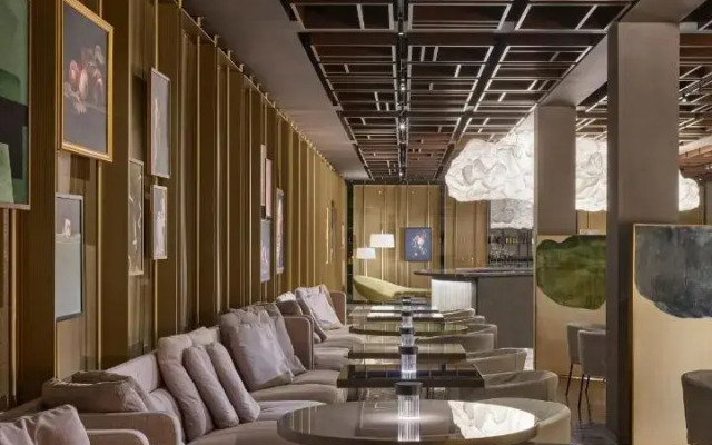 Hotel AKA Alexandria