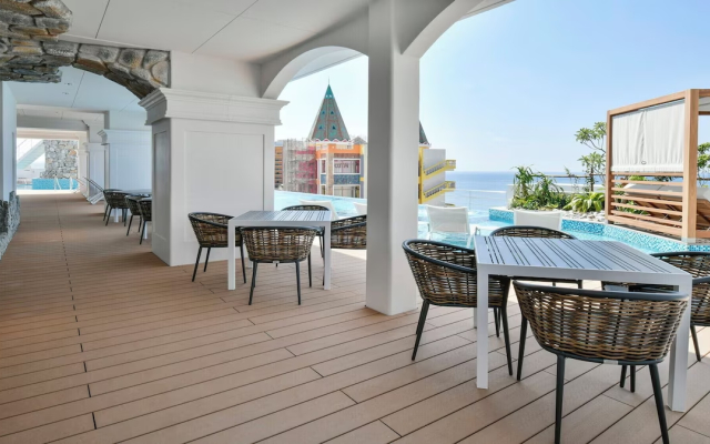 Lequ Okinawa Chatan Spa & Resort