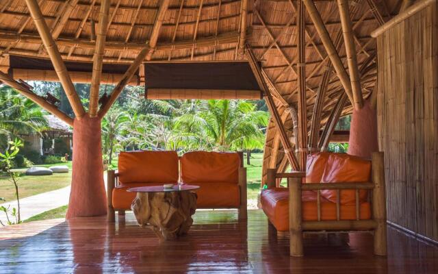 Long Beach Chalet Hotel
