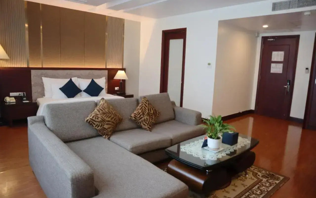 Kin Hotel Thi Sach