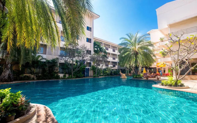 Sea Breeze Jomtien Resort (SHA Extra Plus)