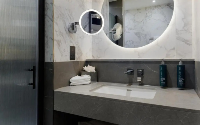 DoubleTree by Hilton London Victoria