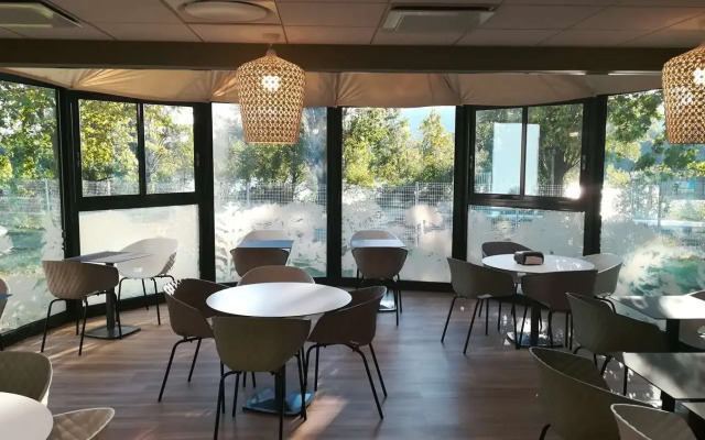 Hotel Kyriad Direct Valence Nord - Bourg Les Valence