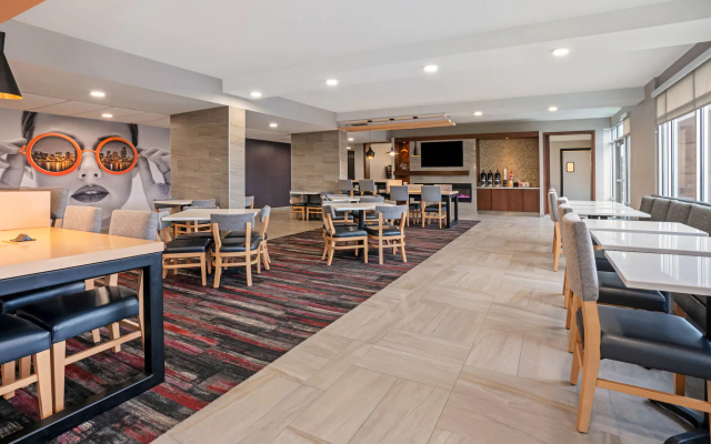 La Quinta Inn & Suites by Wyndham Seattle Federal Way