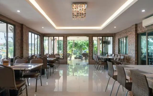 Golden Foyer Suvarnabhumi Airport Hotel