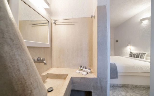 Athermi Suites - Adults Only
