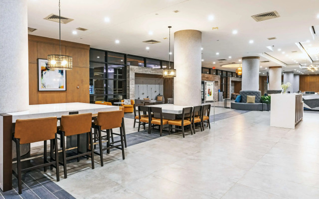 DoubleTree by Hilton Tulsa - Warren Place