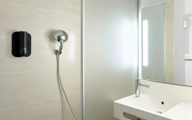 B&B HOTEL Orly Chevilly Marché International