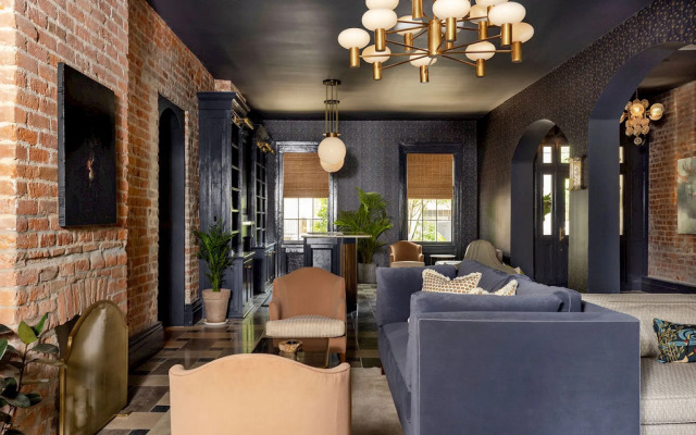 Garden District Hotel