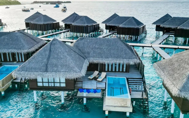 Coco Bodu Hithi Resort