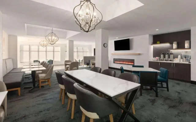 La Quinta Inn & Suites by Wyndham Meridian