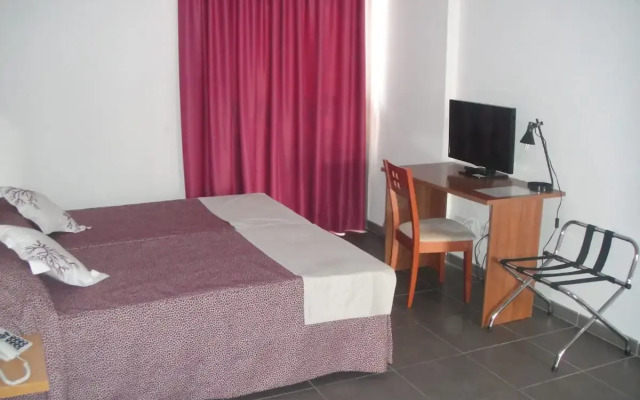 Mhc Arenales Hotel