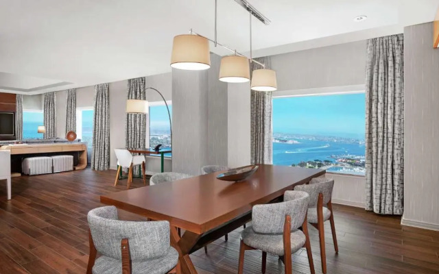 Hilton San Diego Bayfront