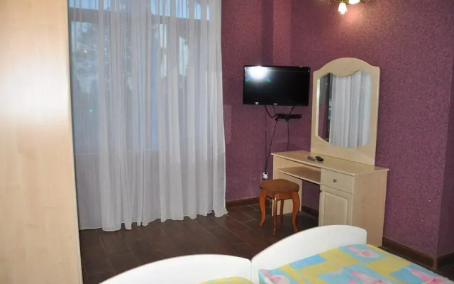 Guest House on prospect Ardzinba 257