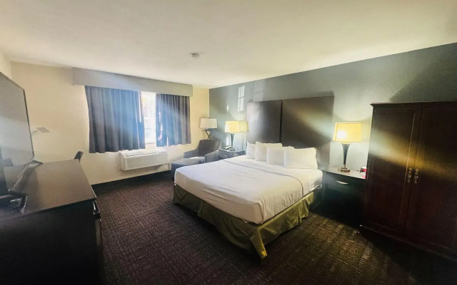 Baymont by Wyndham Chester IL Hotel