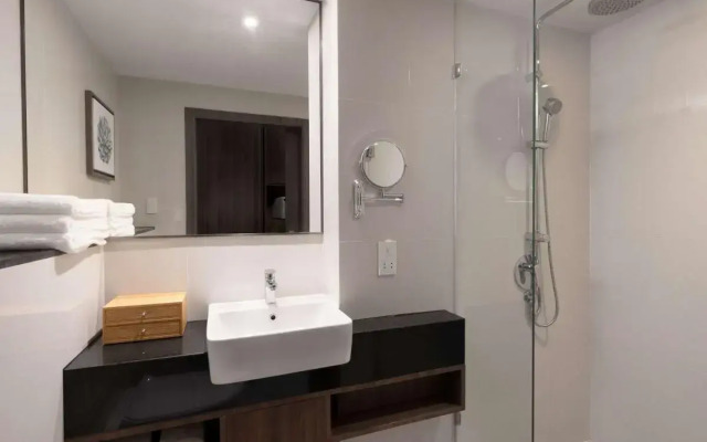 Novotel Living Bangkok Sukhumvit Legacy