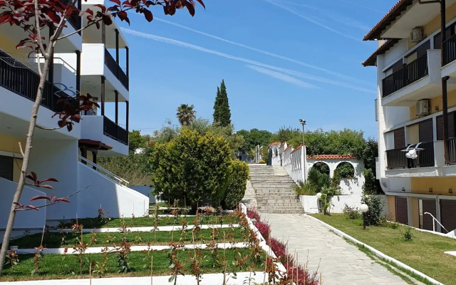 Ioli Village