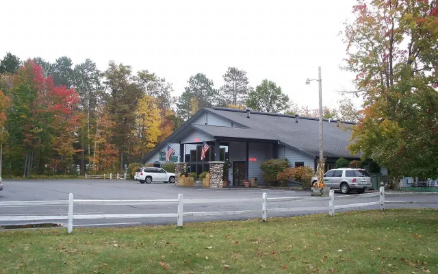 Rustic Manor Motor Lodge