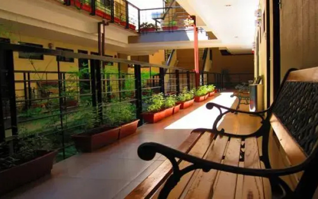 Hotel White Plazo