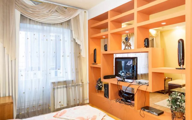 On Soborniy 177 Huge 1room Luxury Apartments