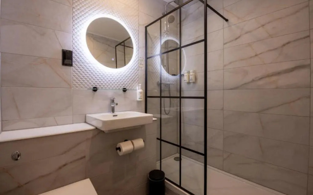Garner Reading City Centre by IHG