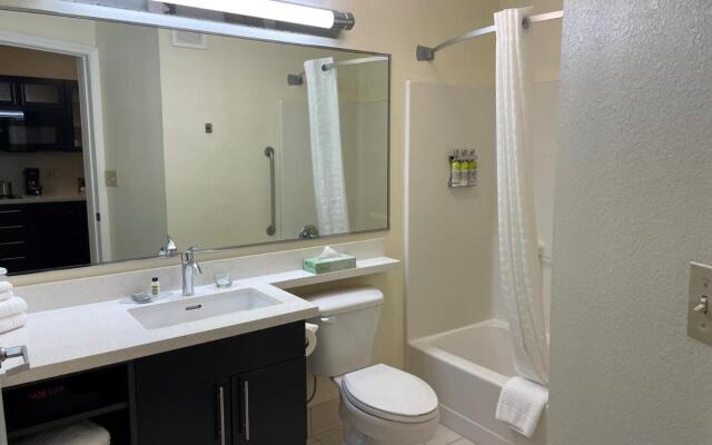 Candlewood Suites East Lansing by IHG