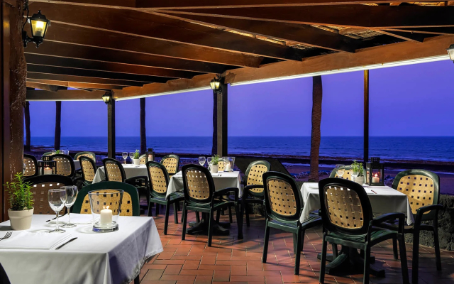 H10 Las Palmeras Hotel