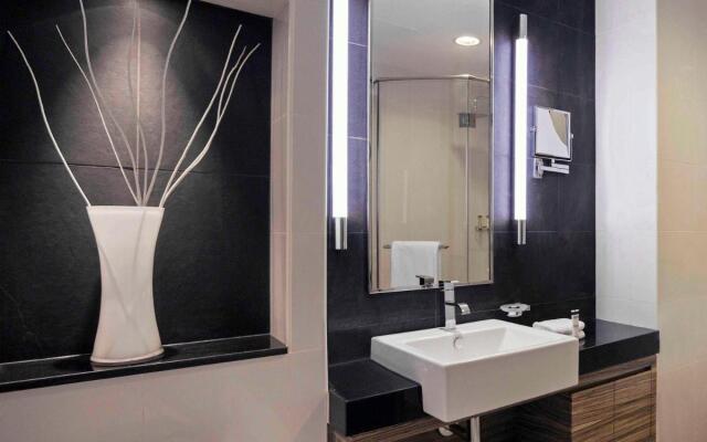 Pullman Dubai Jumeirah Lakes Towers - Hotel & Residence