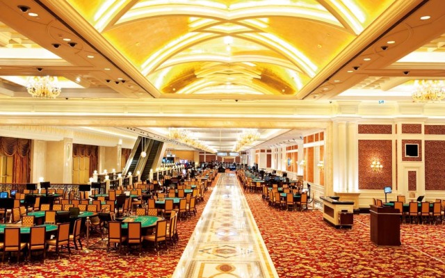 L'Arc Macau