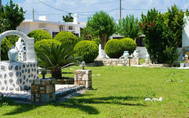Avra Studios & Apartments