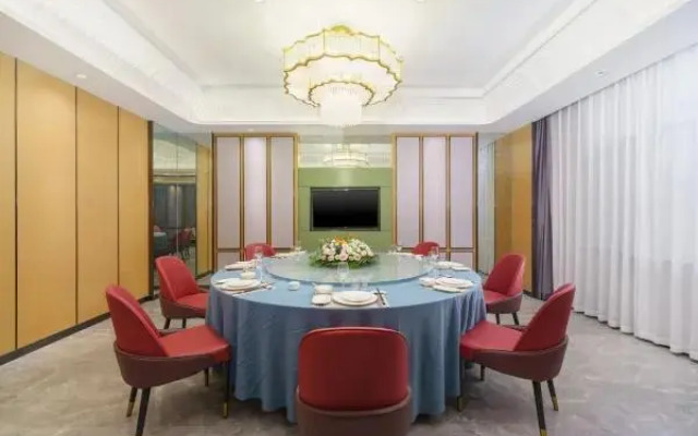 Urumqi Yinggang Hotel