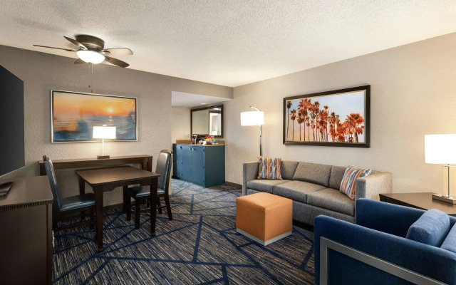 Embassy Suites by Hilton Miami International Airport
