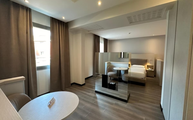 Cruise Hotel