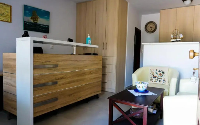 Avra Studios & Apartments